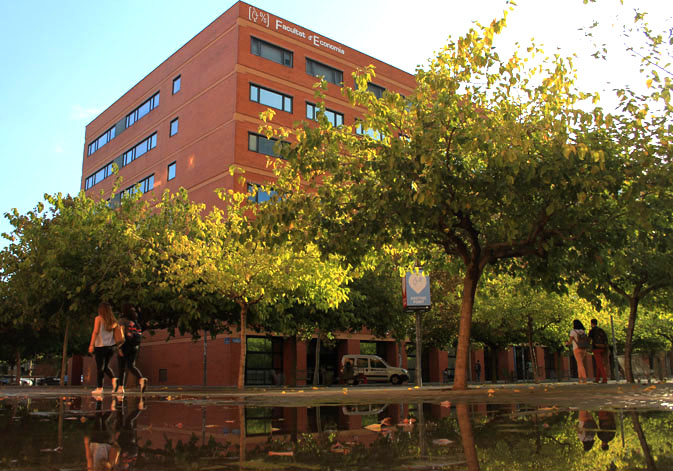 Facultad de Economía de la Universitat de València.